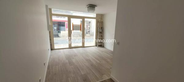 Vente Immeuble 8 pièces 180 m2 à Saint-Jean-d'Angély