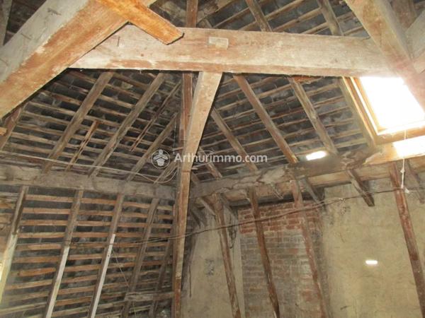 Vente Immeuble 8 pièces 180 m2 à Saint-Jean-d'Angély