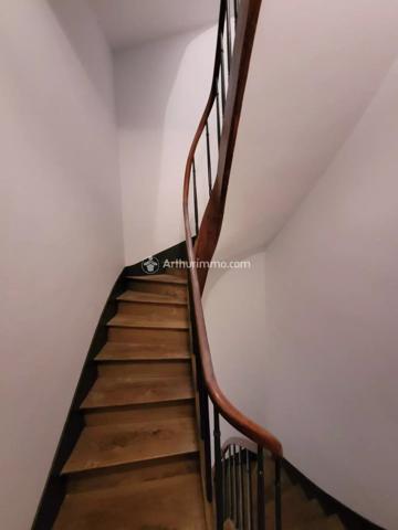 Vente Immeuble 8 pièces 180 m2 à Saint-Jean-d'Angély