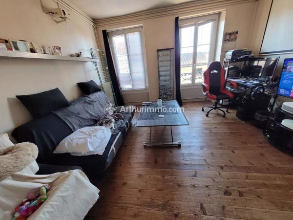 Vente Immeuble 8 pièces 180 m2 à Saint-Jean-d'Angély