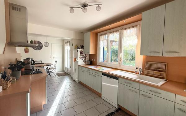 Maison à vendre    7 pièces • 166 m2 Le Plessis-Trévise