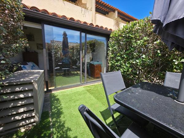 Appartement Le Lavandou 1 pièce(s)  PRAMOUSQUIER 24 m2 parking face mer PISCINE