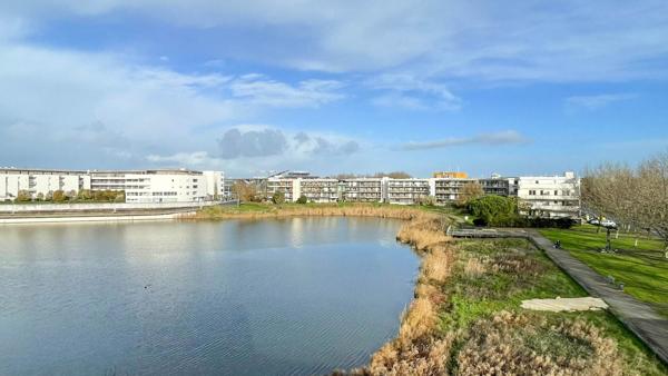 LA ROCHELLE LES MINIMES VUE SUR LE LAC STUDIO  La rochelle
