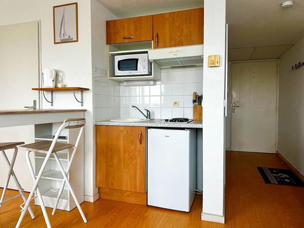 LA ROCHELLE LES MINIMES VUE SUR LE LAC STUDIO  La rochelle