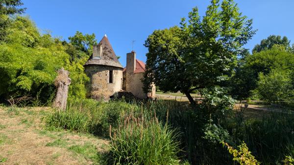 La Milesse (72650) Propriété de campagne avec étangs