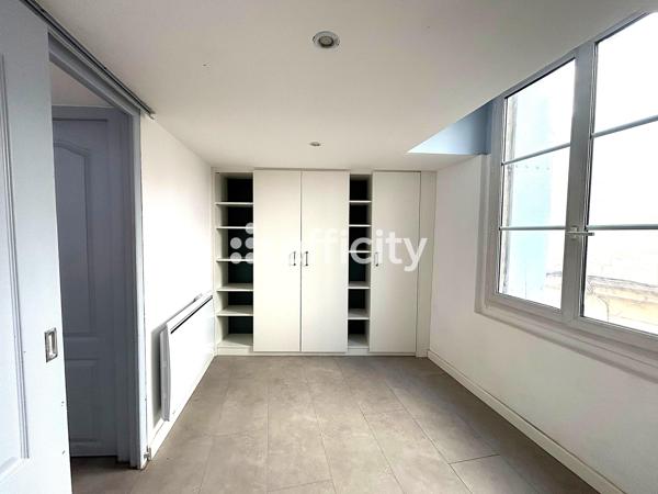 Appartement
         2 pièces
        - 49 m² 260 000 € *