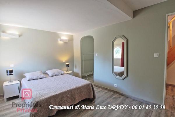 15 Kms de Saint Rémy de Provence- Secteur Montagnette - Propriété 323 m² avec plus de 2ha de terrain