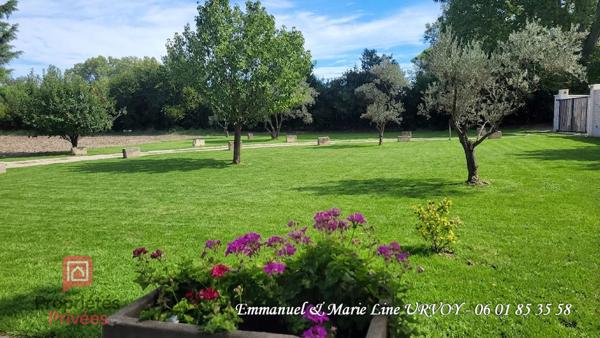 15 Kms de Saint Rémy de Provence- Secteur Montagnette - Propriété 323 m² avec plus de 2ha de terrain
