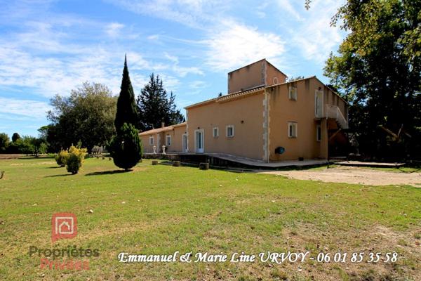 15 Kms de Saint Rémy de Provence- Secteur Montagnette - Propriété 323 m² avec plus de 2ha de terrain