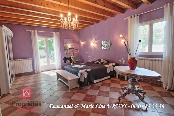 15 Kms de Saint Rémy de Provence- Secteur Montagnette - Propriété 323 m² avec plus de 2ha de terrain