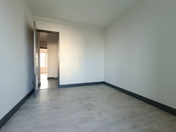 Appartement Tours avec balcon et terrasse