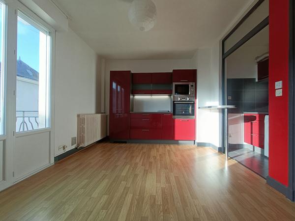 Appartement Tours avec balcon et terrasse