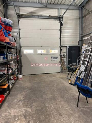 Parking / Box à vendre de 140 m²