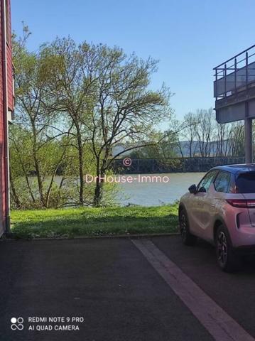 Parking / Box à vendre de 140 m²