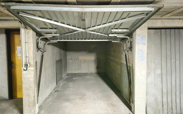 Stationnement à louer    16 m2 Boussy-Saint-Antoine