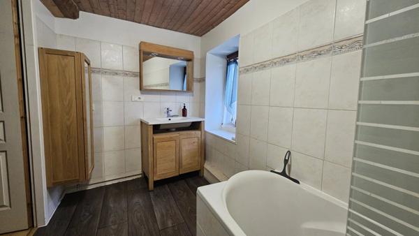 Location Maison de village 3 pièces 77 m2 à Morestel