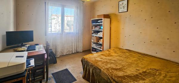 EYSINES BOURG - Maison 100 m² de plain pied + grand garage 18m² - 4 chambres - jardin