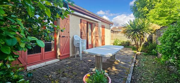 EYSINES BOURG - Maison 100 m² de plain pied + grand garage 18m² - 4 chambres - jardin