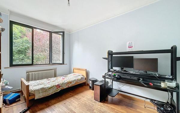 Maison à vendre    7 pièces •  Suresnes