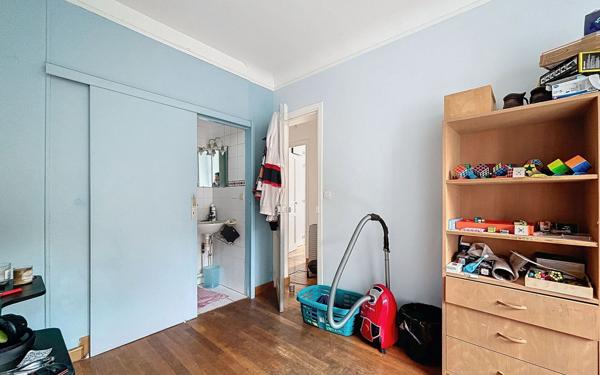 Maison à vendre    7 pièces •  Suresnes