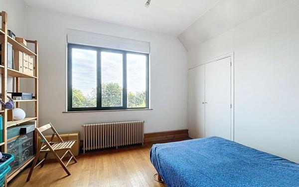 Maison à vendre    7 pièces •  Suresnes