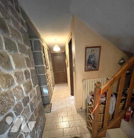 Propriété d’Exception au Pied de la Tour d’Apcher – Lozère (48200)