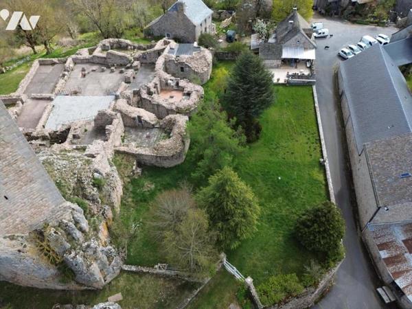 Propriété d’Exception au Pied de la Tour d’Apcher – Lozère (48200)