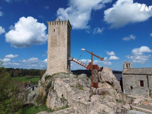 Propriété d’Exception au Pied de la Tour d’Apcher – Lozère (48200)