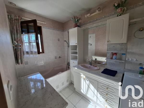 Maison traditionnelle 4 pièces de 85 m² à Breteuil (27160)