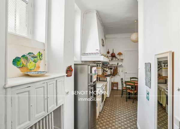 Appartement
         5 pièces
        - 153 m² Bien prestige 2 400 000 € *