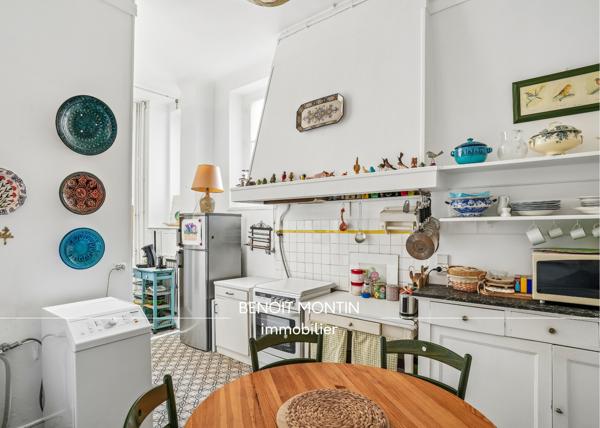 Appartement
         5 pièces
        - 153 m² Bien prestige 2 400 000 € *