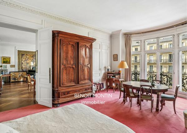 Appartement
         5 pièces
        - 153 m² Bien prestige 2 400 000 € *
