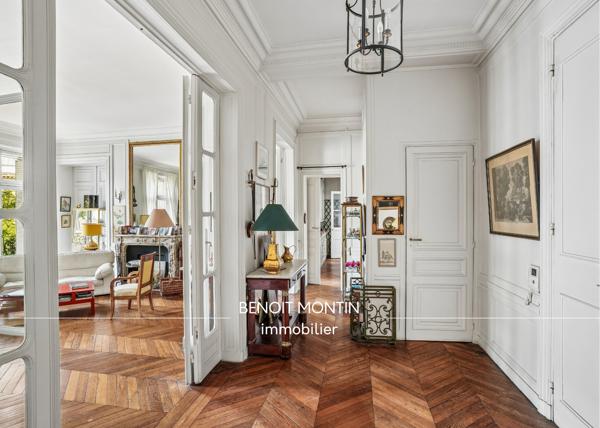 Appartement
         5 pièces
        - 153 m² Bien prestige 2 400 000 € *
