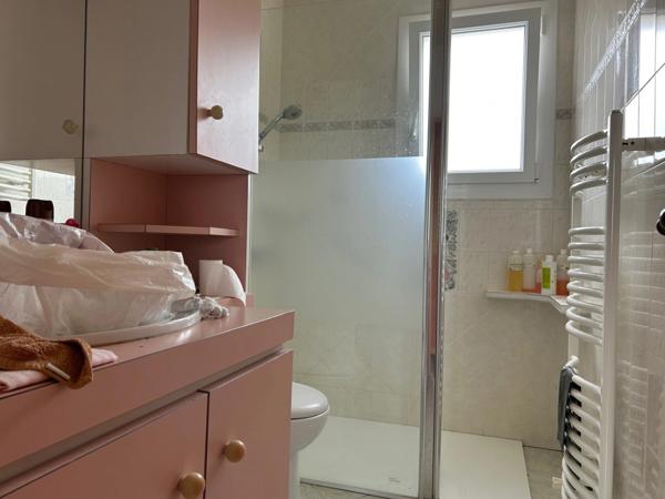 MAISON DE 1967, 4 CHAMBRES, GARAGE ET VERANDA SUR 400M² EN SECTEUR RÉSIDENTIEL