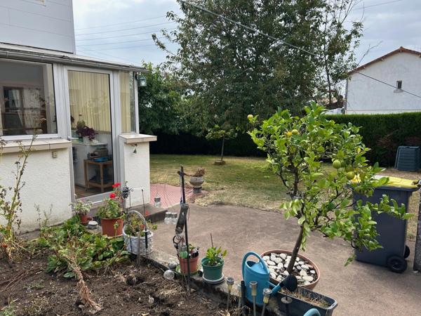 MAISON DE 1967, 4 CHAMBRES, GARAGE ET VERANDA SUR 400M² EN SECTEUR RÉSIDENTIEL