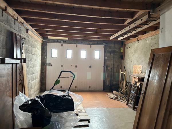 MAISON DE 1967, 4 CHAMBRES, GARAGE ET VERANDA SUR 400M² EN SECTEUR RÉSIDENTIEL