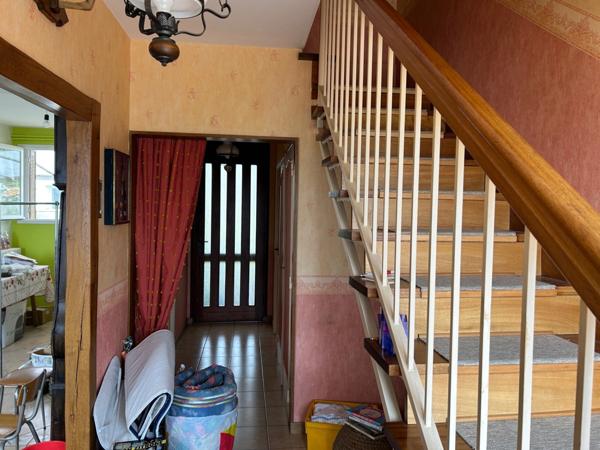 MAISON DE 1967, 4 CHAMBRES, GARAGE ET VERANDA SUR 400M² EN SECTEUR RÉSIDENTIEL