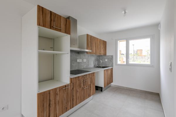 Maison avec jardin et garage