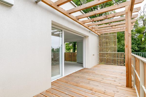 Maison avec jardin et garage