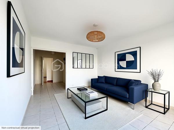 ***Brou-sur-Chantereine***
Venez découvrir cet appartement  situé au 4ème et dernier étage sans ascenseur, dans la résidence recherchée " Chanteclair ",  calme et sécurisée.
Proche de toutes commodités: écoles, commerces, clinique, gare Vaires / Torcy à 15 minutes à pied.
Il se compose d'une entrée, d'un salon LUMINEUX, une grande cuisine entièrement aménagée et équipée donnant sur un balcon, de trois chambres, un grand dressing aménagé, une salle de bain et un WC séparé.
Un emplacement de parking.
Une cave en sous-sol.
*Charges comprenant l'eau et chauffage inclus.
* Ravalement récent

Les atouts:
- Très Lumineux avec une belle vue arborée, sans aucun vis à vis.
- Une cave + un emplacement de parking,
- Résidence calme et sécurisée,
- De nombreux rangements,
- Aucun travaux à prévoir,
- Ravalement récent.
***Accordez-vous une simple visite et laissez-vous charmer !