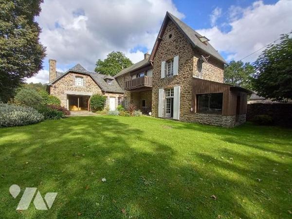 Cette belle propriété a une surface habitable de 230 m². Sur 2 niveaux seulement, et construite...