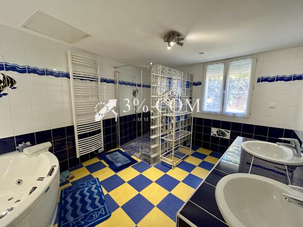 Maison 8 pièce(s) 6 chambre(s) 180 m²