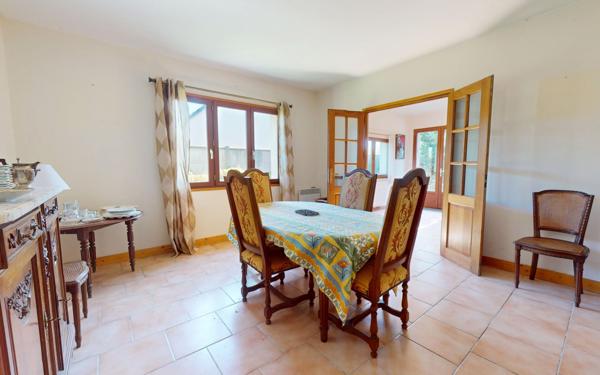 Maison à vendre    6 pièces •  Quettehou