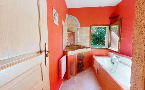 Maison à vendre    6 pièces •  Quettehou