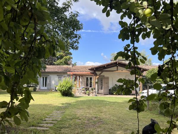 Neuvic (24190) Maison familiale de plain-pied avec grand jardin