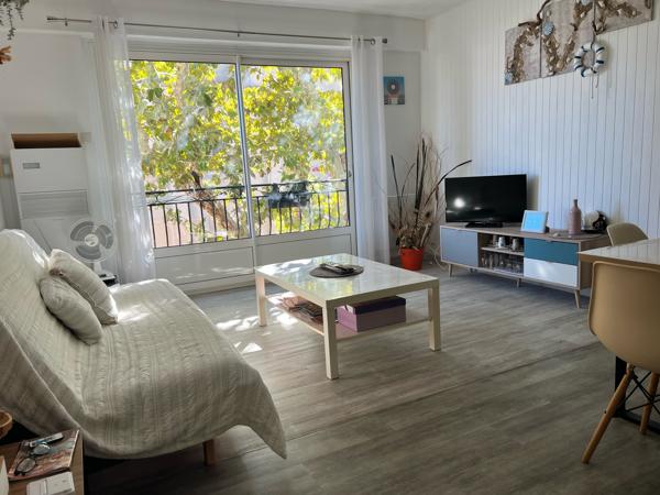 EXCLUSIVITE - PORT LA NOUVELLE - Appartement lumineux T2 de 37m2 rénové au coeur du village - DPE C