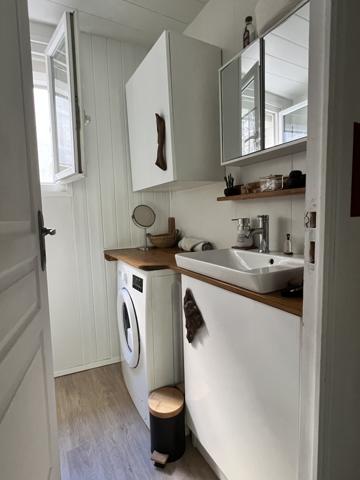 EXCLUSIVITE - PORT LA NOUVELLE - Appartement lumineux T2 de 37m2 rénové au coeur du village - DPE C