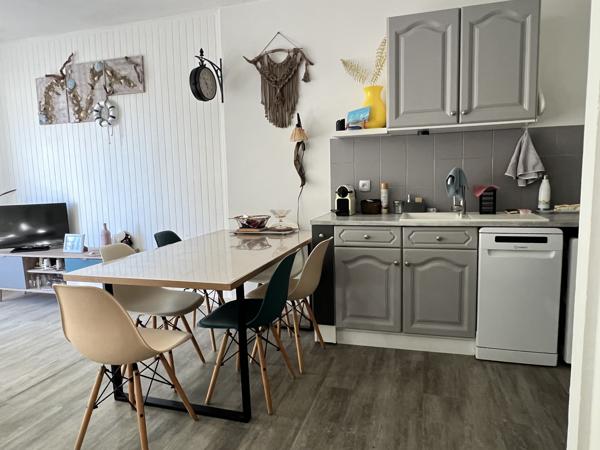 EXCLUSIVITE - PORT LA NOUVELLE - Appartement lumineux T2 de 37m2 rénové au coeur du village - DPE C