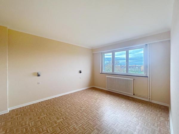 Maison individuelle avec 4 chambres sur terrain de 7,5 ares