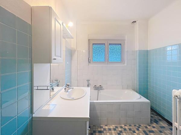 Maison individuelle avec 4 chambres sur terrain de 7,5 ares